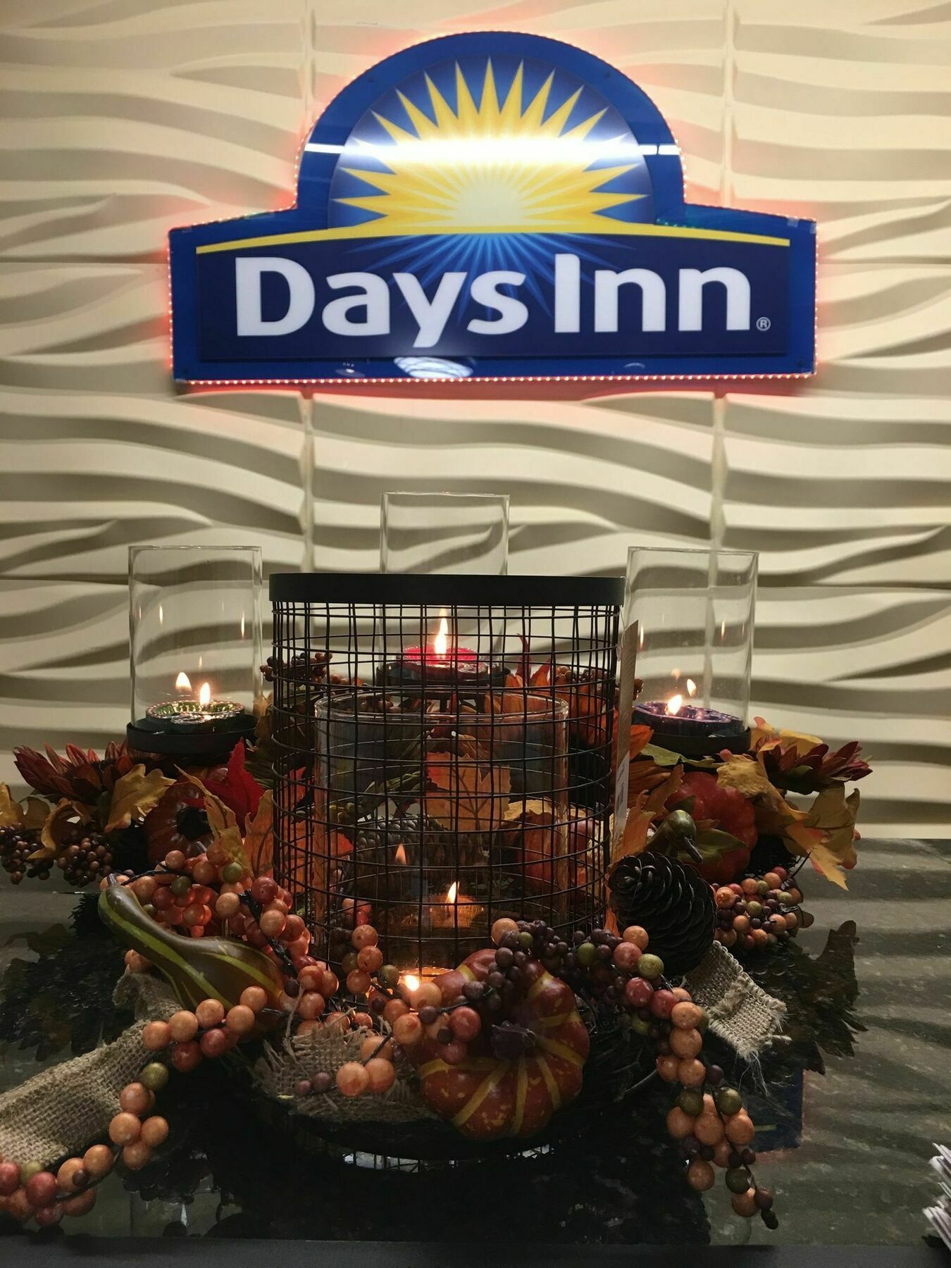 Days Inn By Wyndham Шарънвил Екстериор снимка
