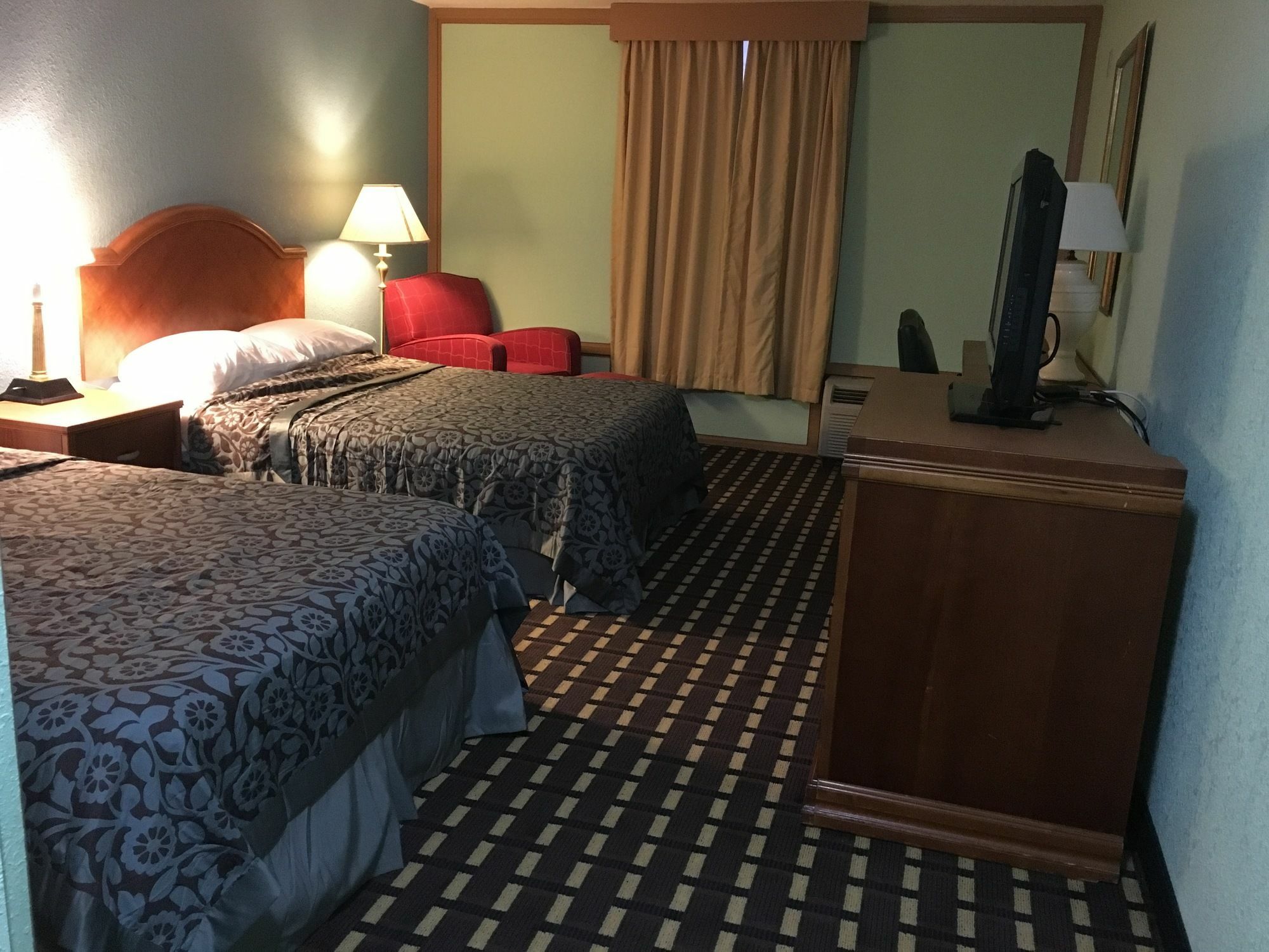 Days Inn By Wyndham Шарънвил Екстериор снимка
